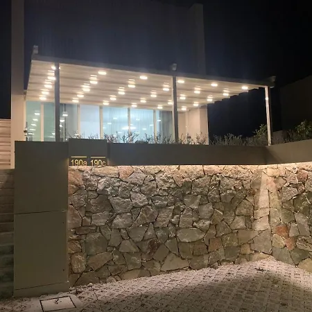 Hostora 190A Palasë